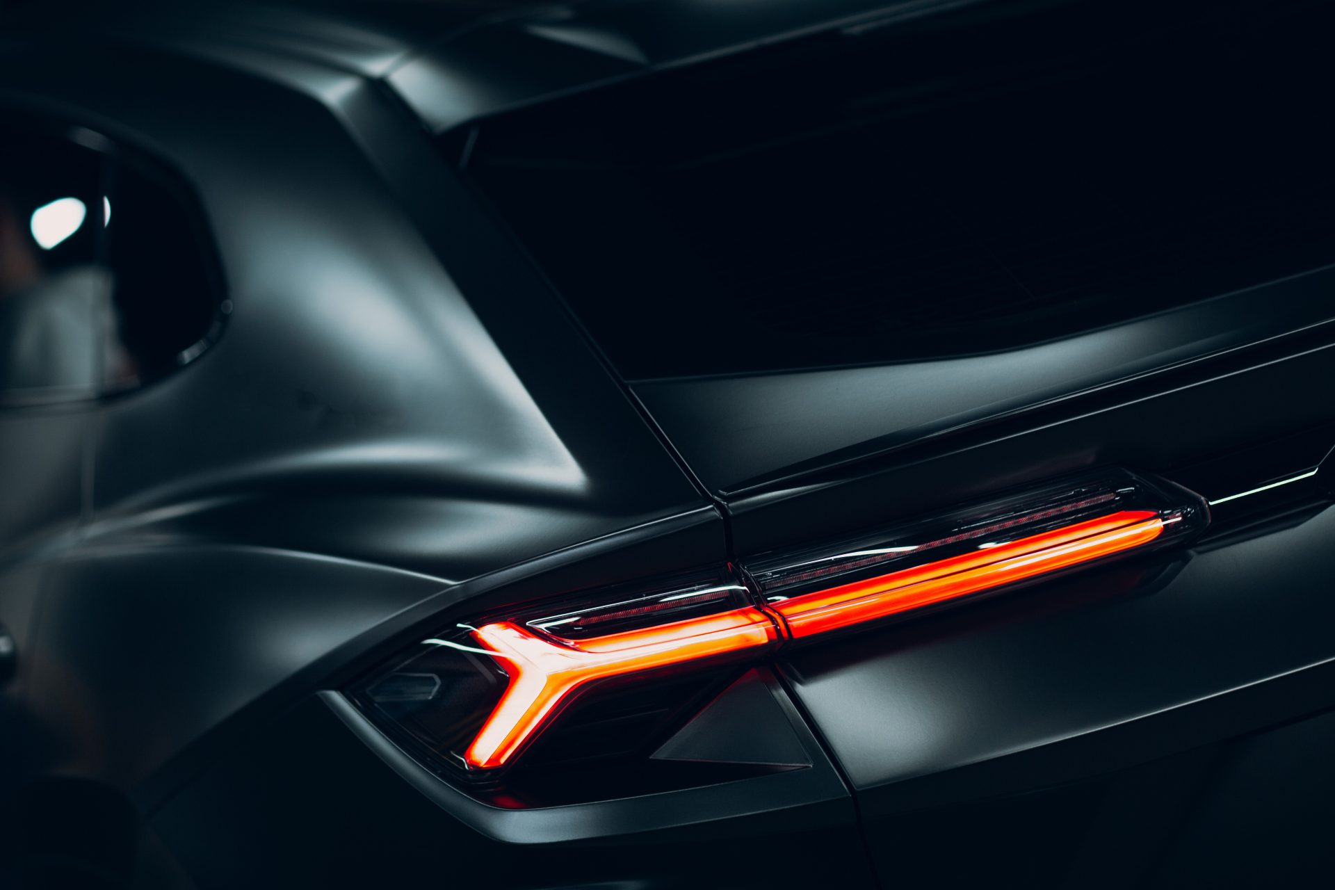 Autoforma premium body shop, profesjonalna lakiernia samochodowa